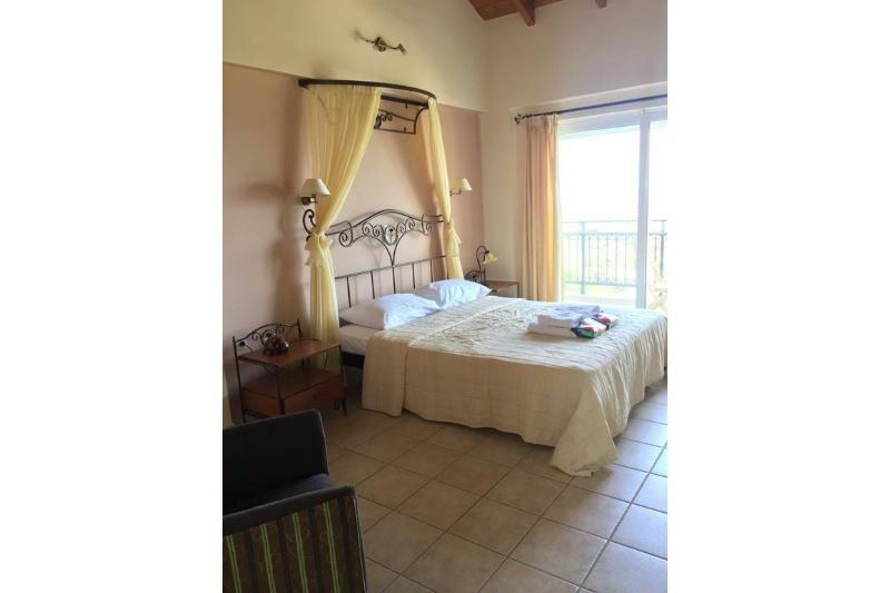 Hotel Lithies & 3*