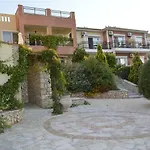 Lithies Studios & Apartments